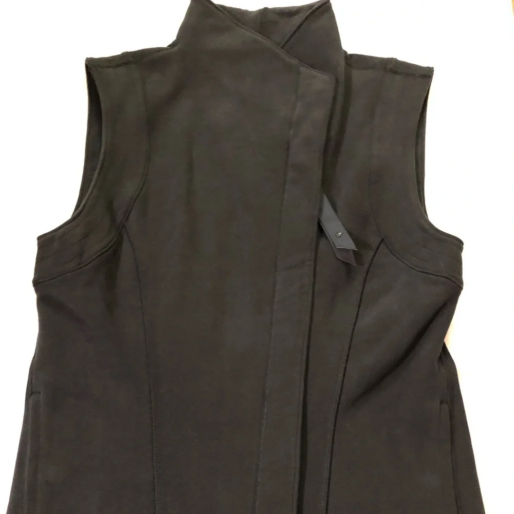 RARE Lululemon Versa Vest Black‎ Size 6